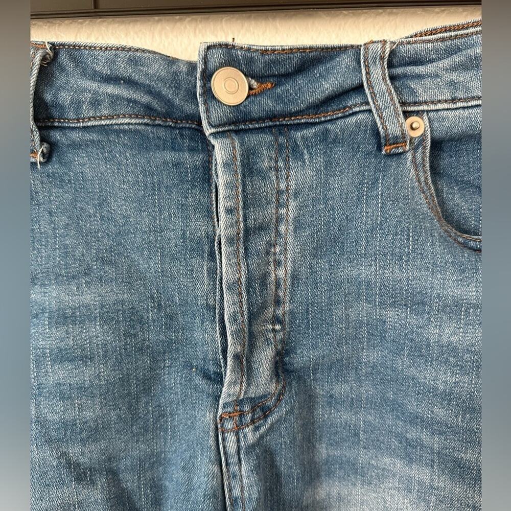 Denim Blue Frayed Hem Women Shorts - Picture 2 of 6